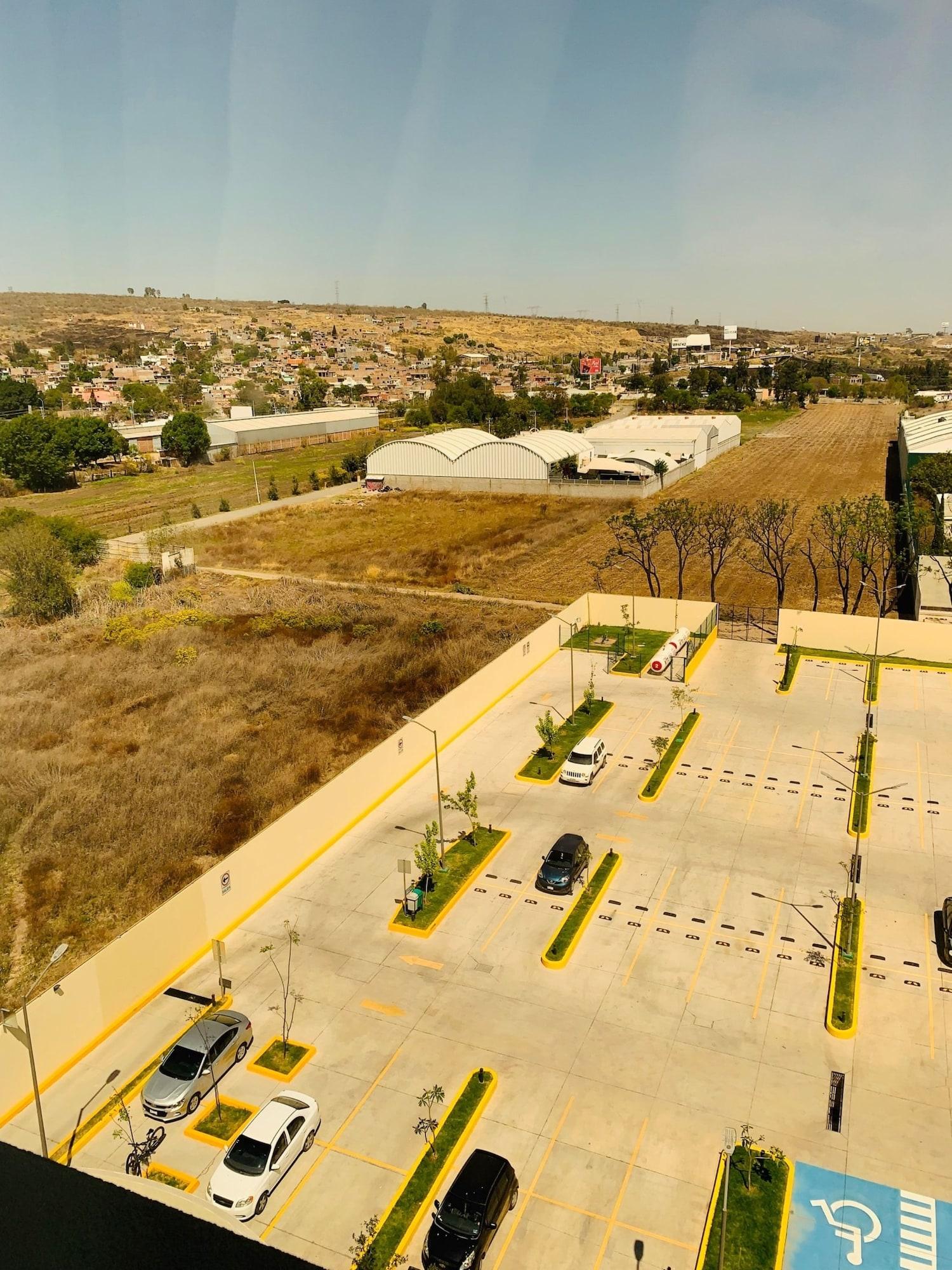 Hotel Galeria Plaza Irapuato Extérieur photo
