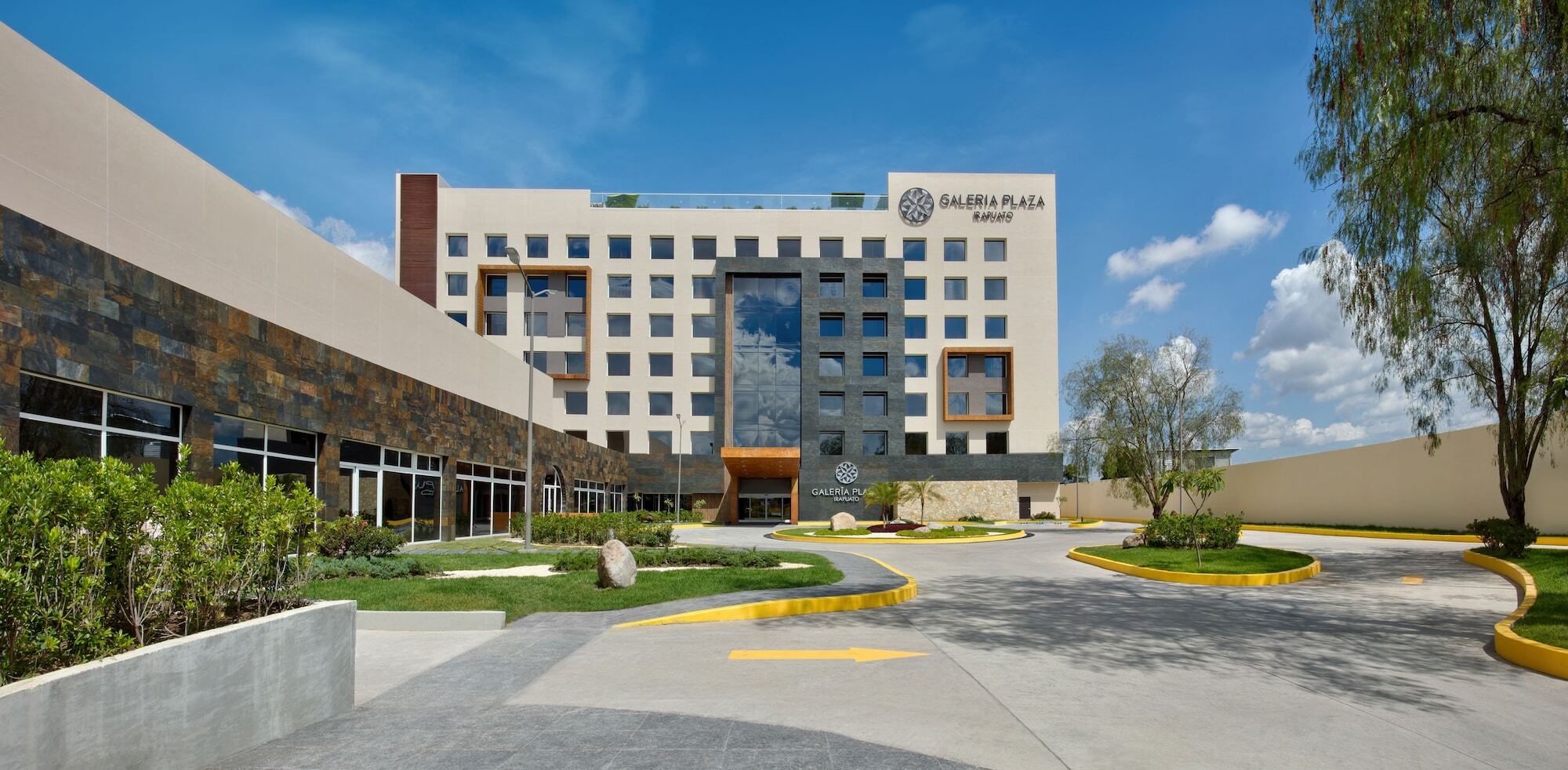 Hotel Galeria Plaza Irapuato Extérieur photo