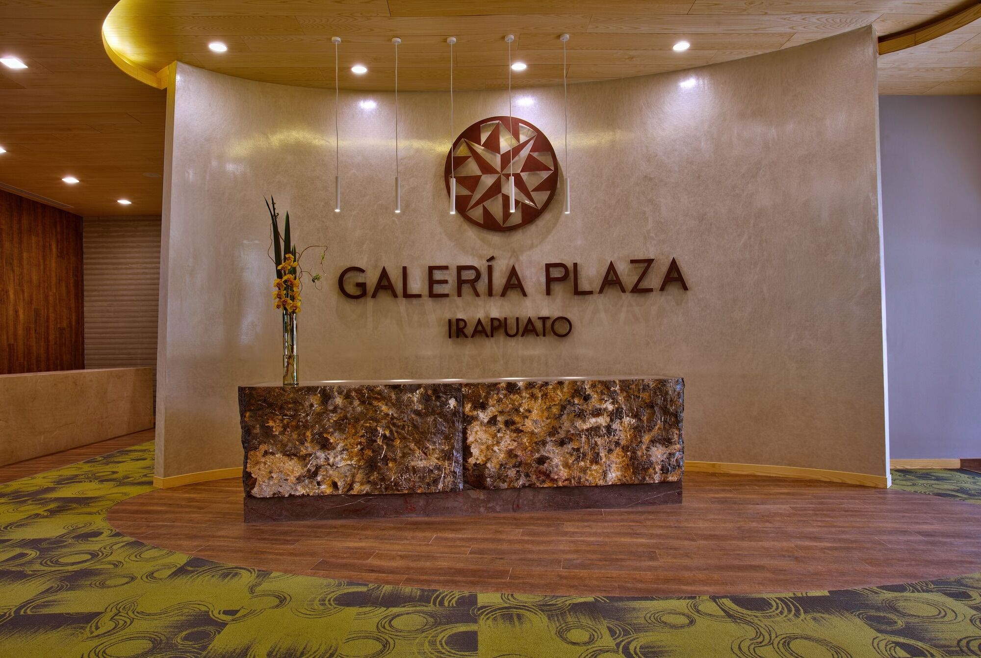 Hotel Galeria Plaza Irapuato Extérieur photo