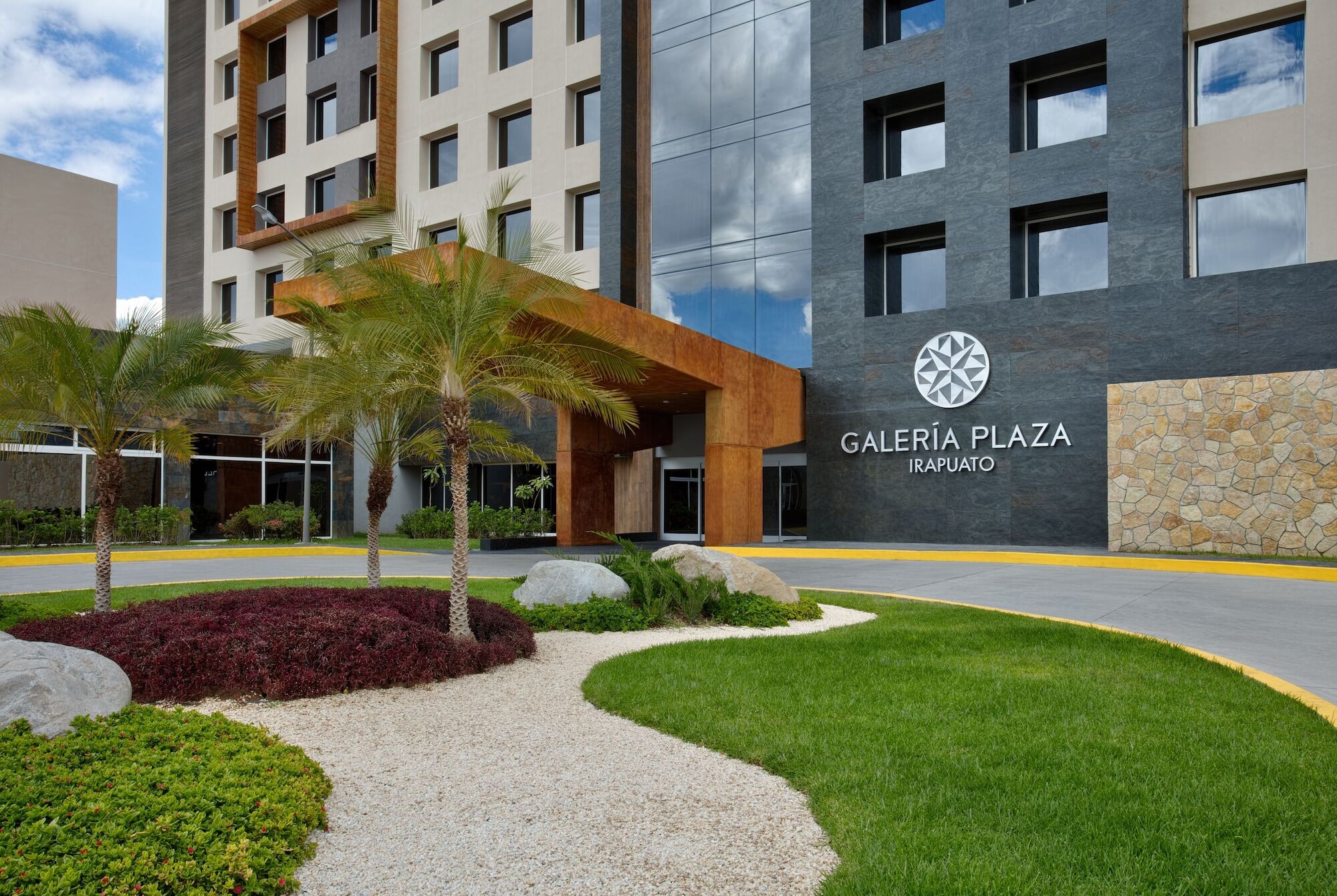 Hotel Galeria Plaza Irapuato Extérieur photo